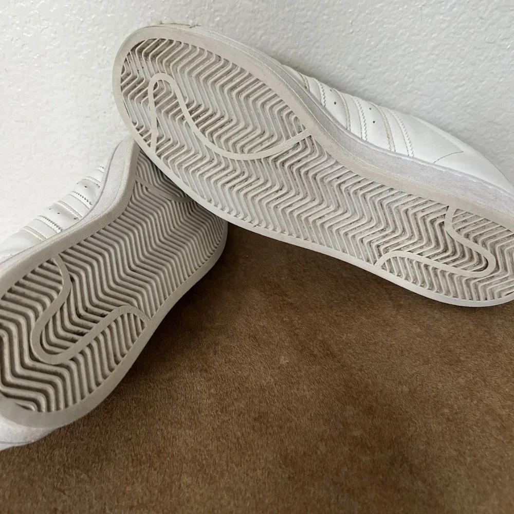 [FY2827] Mens Adidas Superstar.‎ Size 10.5